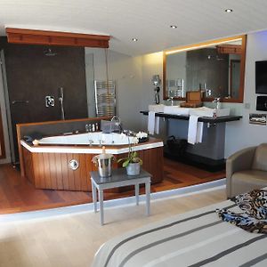 Elegance Suites Hotel
